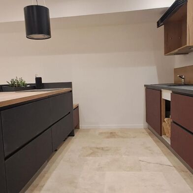 Appartement 5 pièces 372750 €