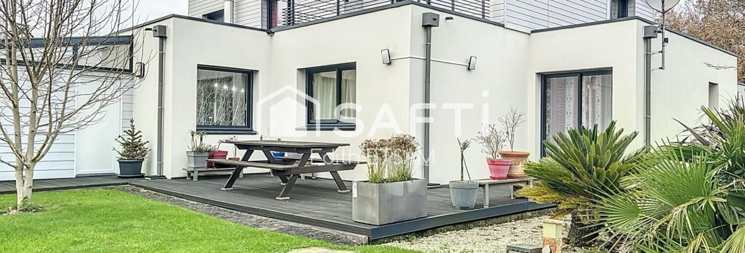 Maison 8 Pièces 220 m² à vendre à Tréméoc (29120)