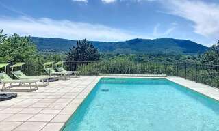 Immeuble  351 m² à vendre à Bagnols-en-Forêt (83600)