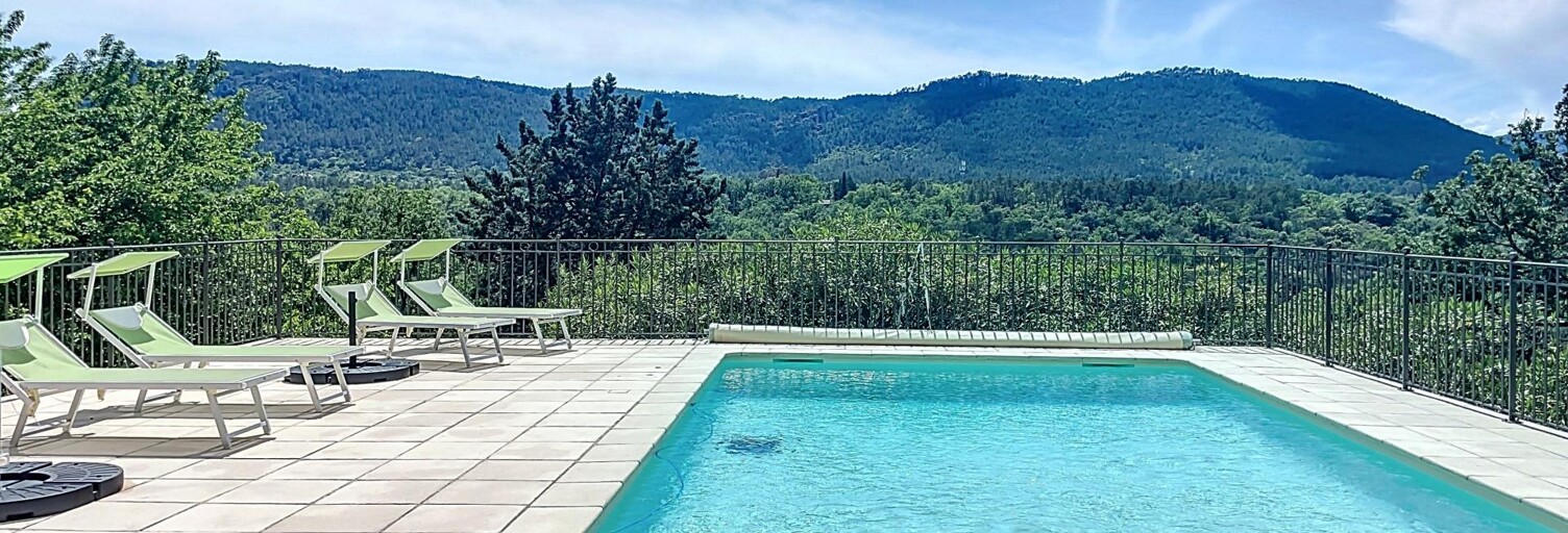 Immeuble  351 m² à vendre à Bagnols-en-Forêt (83600)