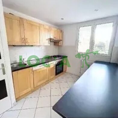 Appartement 4 pièces 987 €