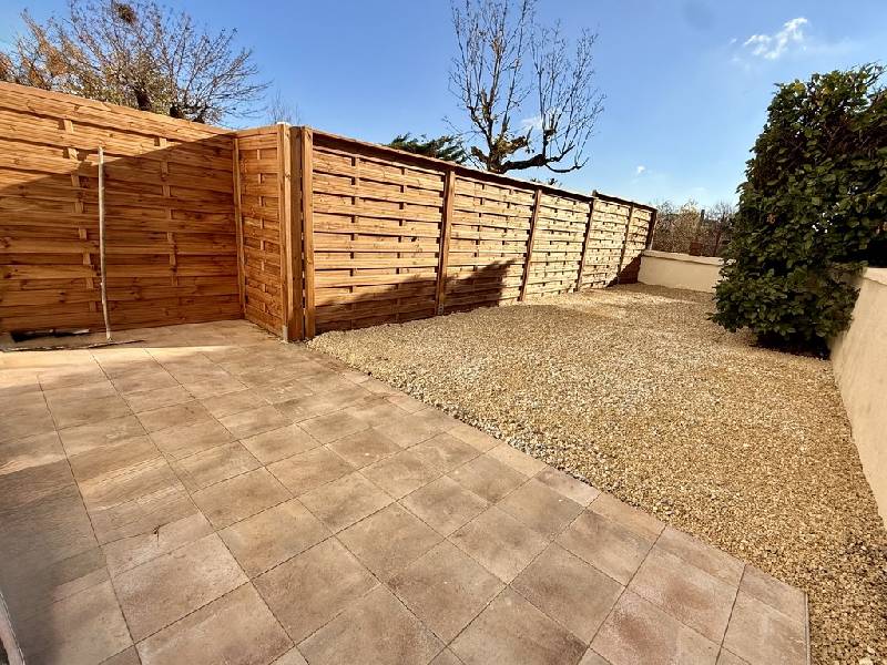 Photo Location T3 50 m² à Caluire-Et-Cuire 992 ¤ CC /mois image 2/3