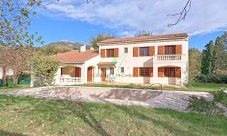 Maison 8 Pièces 320 m² à vendre à Roquefort-les-Pins (06330)