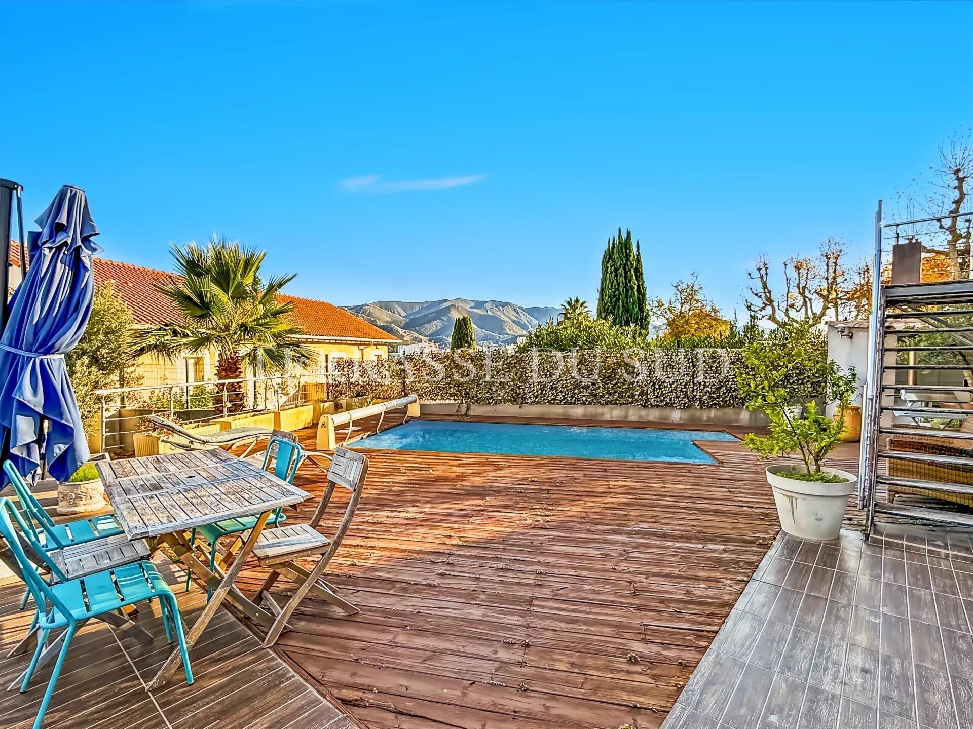 Villa / Maison  T5 à vendre Marseille 11eme 13011