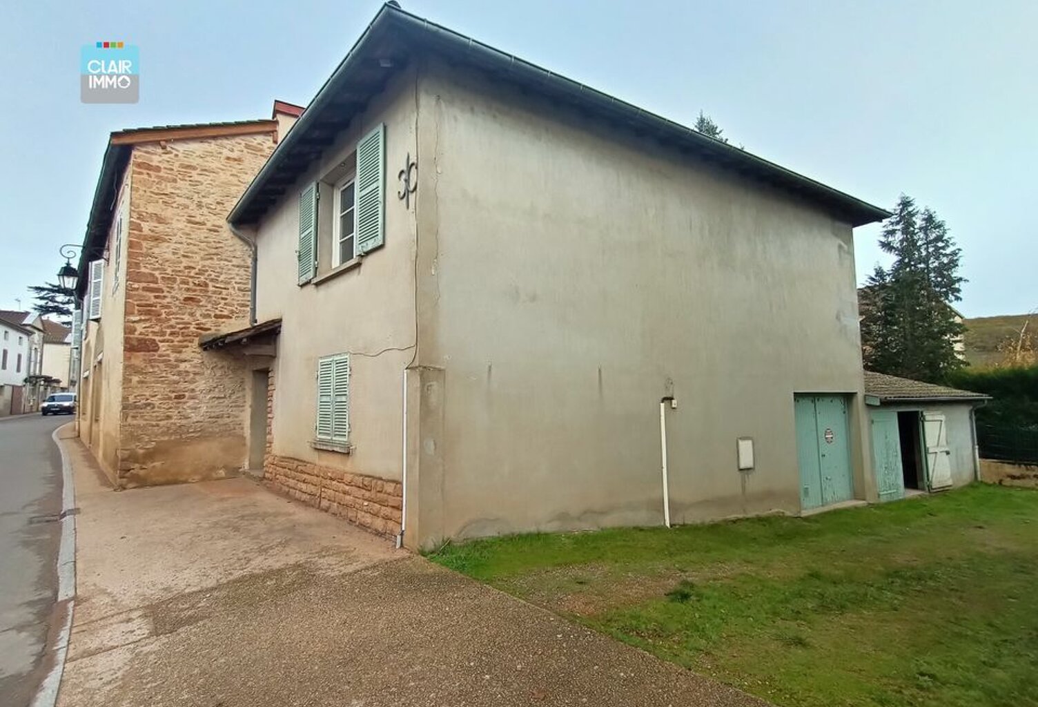 A AZE PROCHE MACON EN BOURGOGNE MAISON 3 PIECES DE 74 M² — photo 1