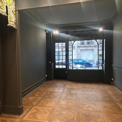 Commerce 2 pièces 2780 €