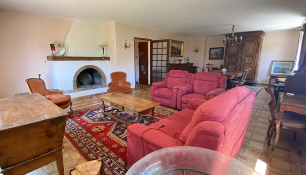 Propri&eacute;t&eacute; 8 pièces  à vendre Solliès-Ville 83210