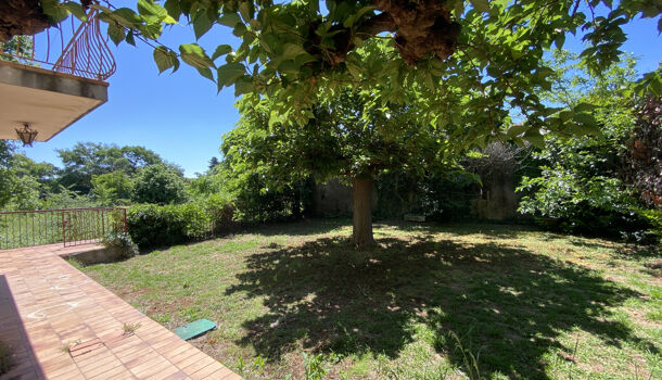 Propri&eacute;t&eacute; 8 pièces  à vendre Solliès-Ville 83210