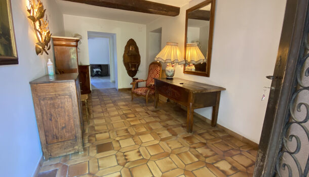 Propri&eacute;t&eacute; 8 pièces  à vendre Solliès-Ville 83210