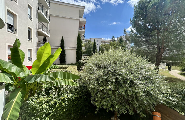 TASSIN LA DEMI LUNE RESIDENCE 2003 AVEC PISCINE VENTE APPART — photo 2