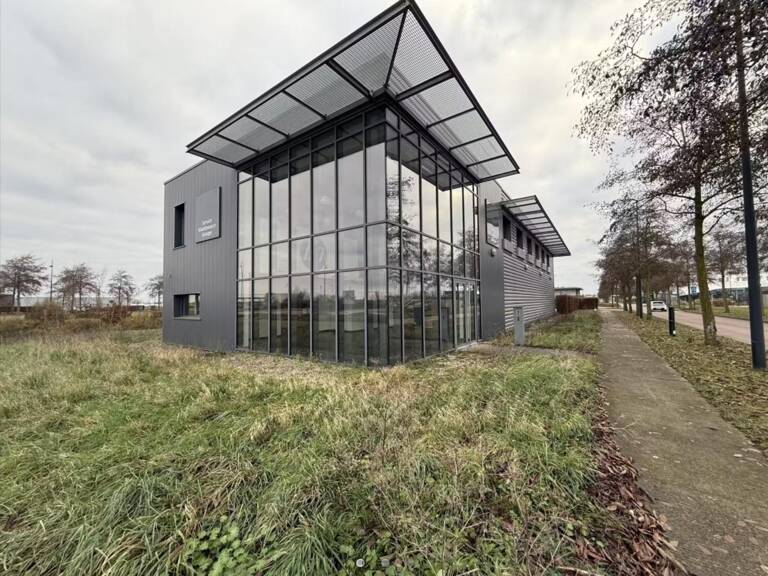 Bureau  661 m² — photo 1