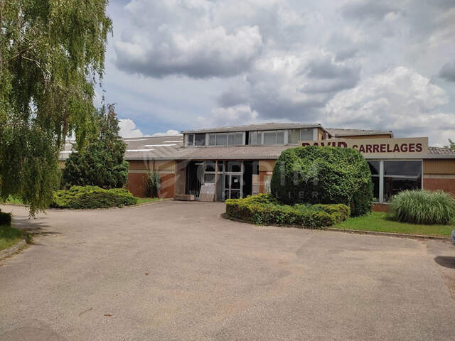 AUXERRE - ZONE D'ACTIVITE- BATIMENT de 3400M² - TERRAIN 7000M² — photo du bien