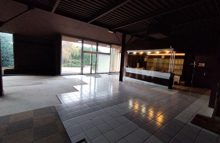 AUXERRE - ZONE D'ACTIVITE- BATIMENT de 3400M² - TERRAIN 7000M² — photo 4