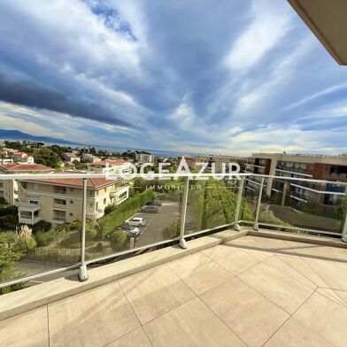 Appartement 3 pièces 2200 €