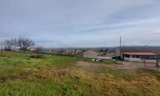 Terrain  445 m² à vendre à Marcilly-le-Châtel (42130)