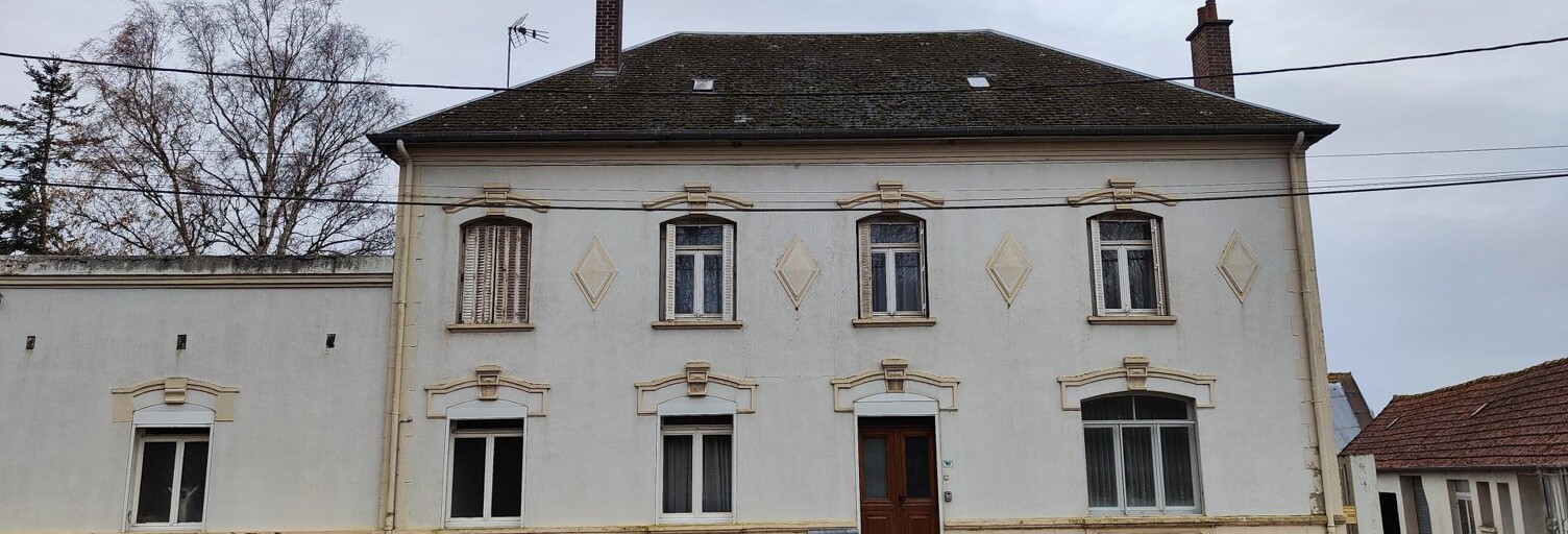 Maison 10 Pièces 235 m² à vendre à Équancourt (80360)