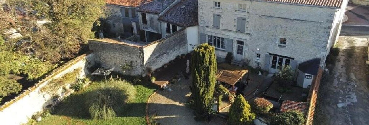 Maison 10 Pièces 495 m² à vendre à Aigre (16140)
