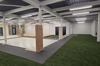 Commerce  1048000 €