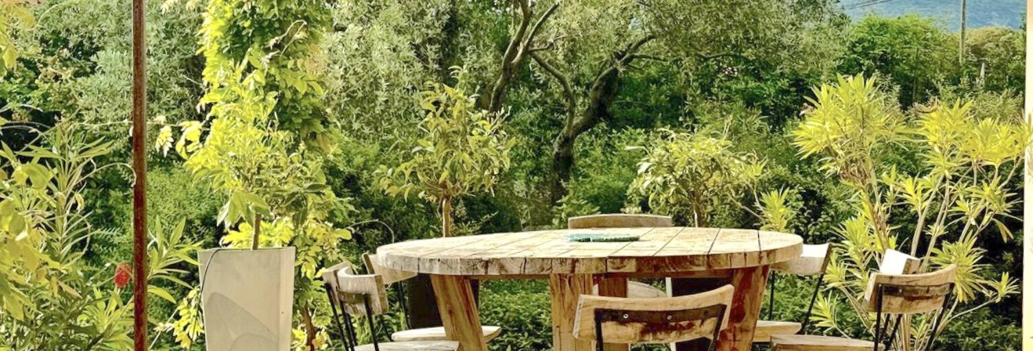 Maison 5 Pièces 123 m² à vendre à Lourmarin (84160)