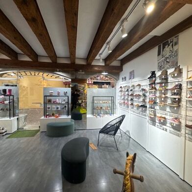 Commerce 2 pièces 54000 €