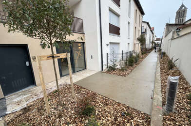 Appartement 4 pièces 877 €