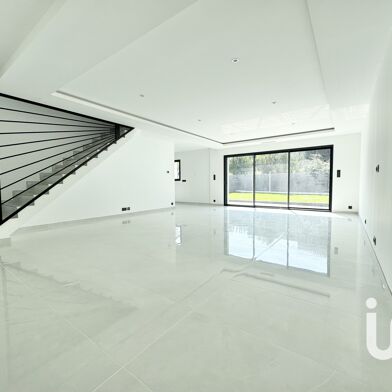 Maison 4 pièces 346000 €