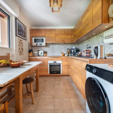 Appartement 4 pièces 274000 €