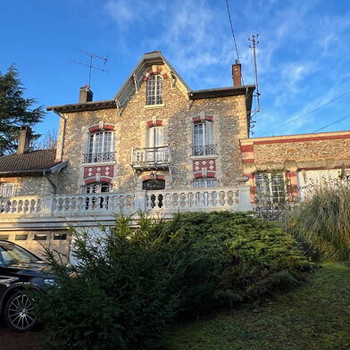Maison 14 pièces 910000 €