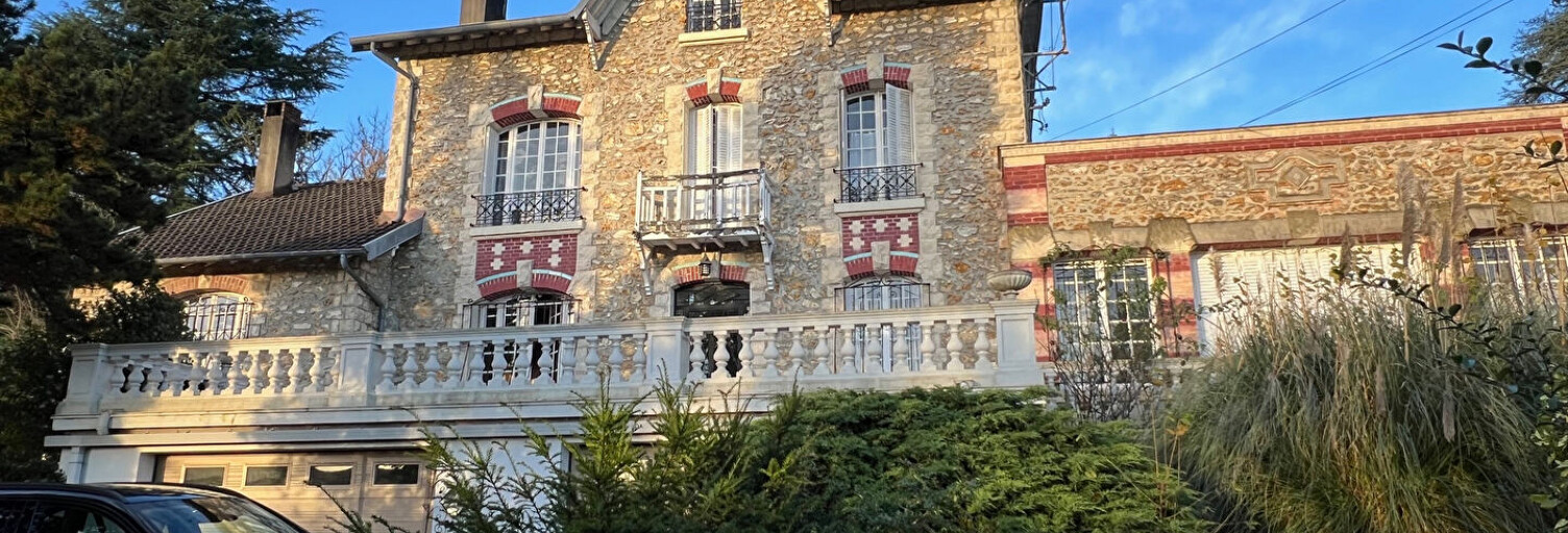 Maison 14 Pièces 319 m² à vendre à Parmain (95620)