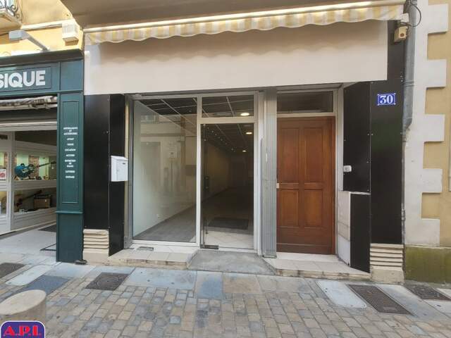 LOCAL COMMERCIAL OU PROFESSIONEL IDEALEMENT PLACE! — photo du bien