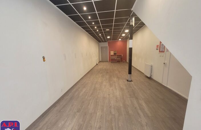 LOCAL COMMERCIAL OU PROFESSIONEL IDEALEMENT PLACE! — photo 2
