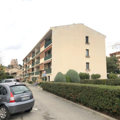 Appartement 3 pièces 891 €