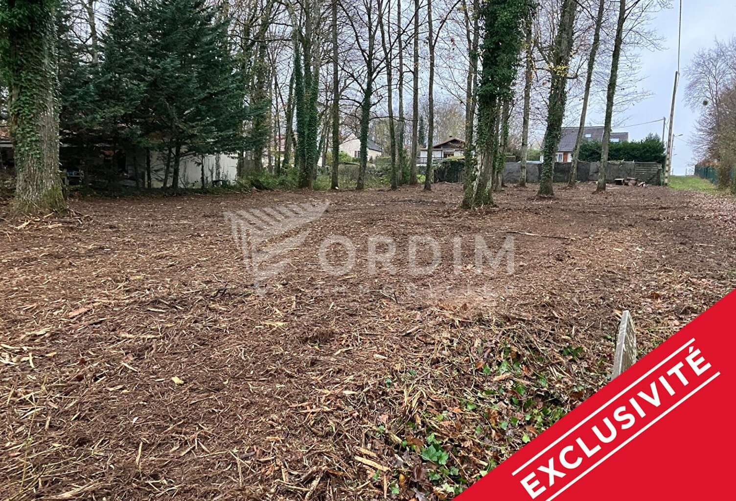 Terrain viabilisable constructible - Villefranche Saint Phal — photo 1