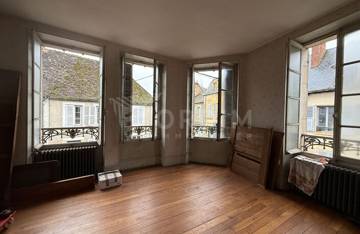 Immeuble à DONZY - Apt 7 pièces  -3 chambres - Local  commercial - 2 garages — photo 3