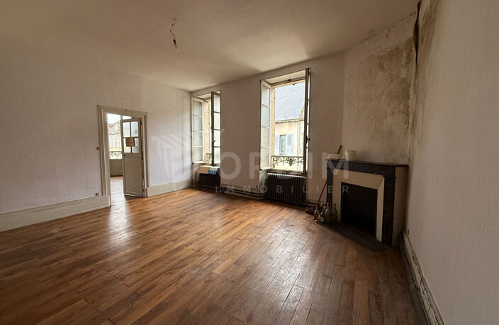Immeuble à DONZY - Apt 7 pièces  -3 chambres - Local  commercial - 2 garages — photo 4