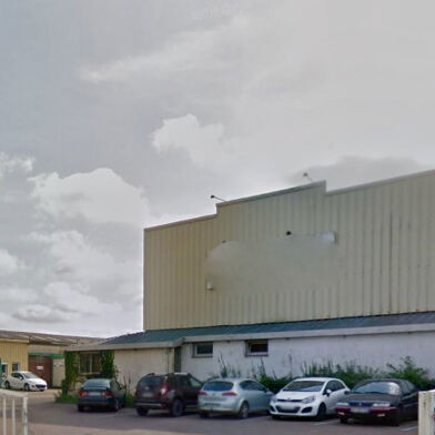 Commerce  997500 €