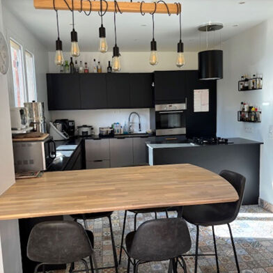 Maison 6 pièces 2850 €