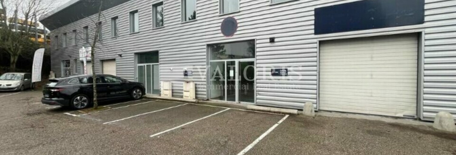 Commerce  536 m² à louer à Dardilly (69570)