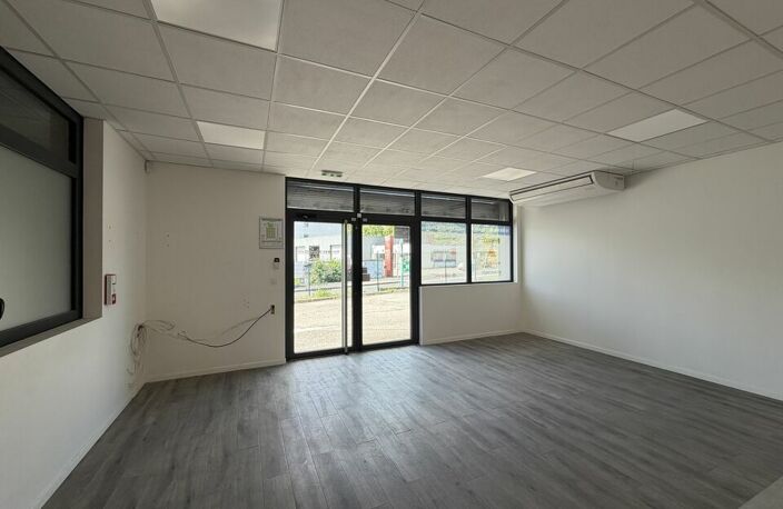 LOCAL D'ACTIVITE - ATELIER à LOUER — photo 3