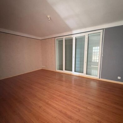 Appartement 3 pièces 941 €