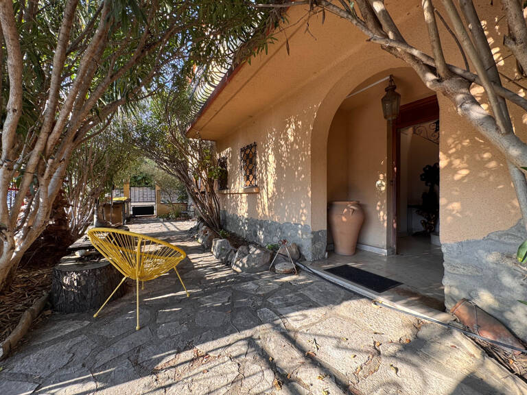 À vendre à Argelès-Sur-Mer : maison avec 6 pièces — photo 1