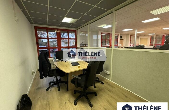 BUREAUX à VENDRE — photo 2