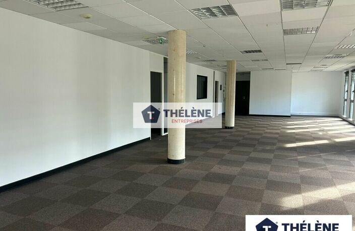 BUREAUX à LOUER — photo 2