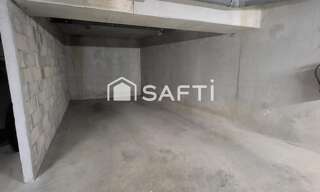 Garage  17 m² à vendre à Saint-Cyr-sur-Mer (83270)