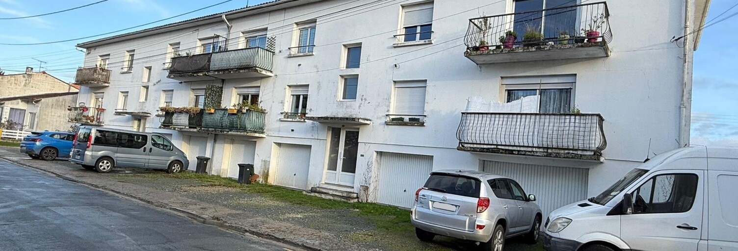Immeuble  843 m² à vendre à Saintes (17100)