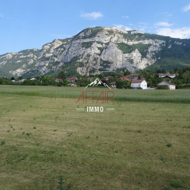 Appartement 4 pièces 2346 €