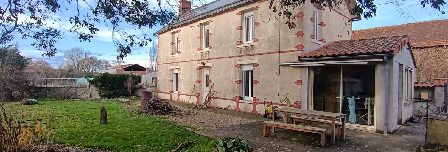 Maison 5 Pièces 126 m² à vendre à Argenton-les-Vallées (79150)