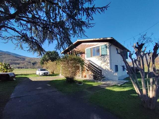 Maison 4 pièces 90 m² à Oust — photo du bien