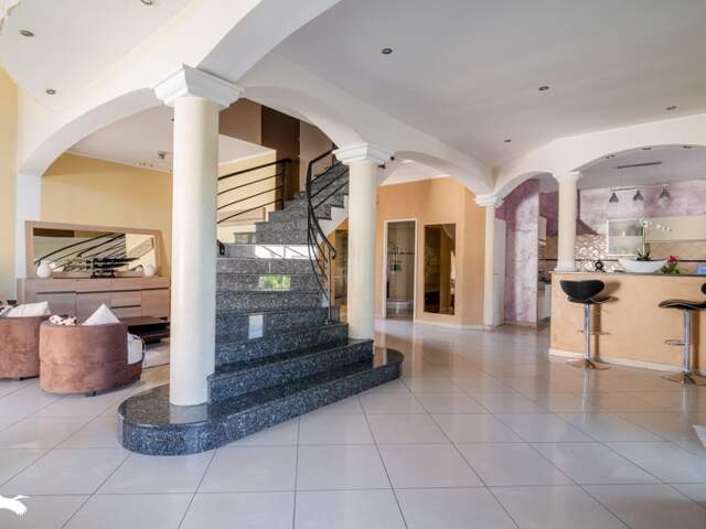 Maison de ville de 5 pièces principales — photo du bien