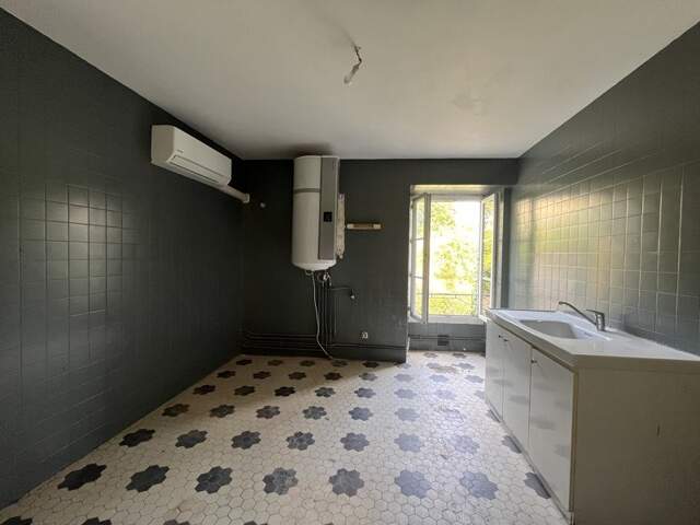 Immeuble à Confolens — photo du bien